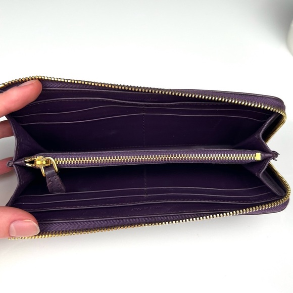 Miu Miu Pattent Leather Bow Wallet Purple - Picture 6 of 8